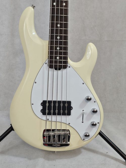 Music Man Stingray 5 buttercream