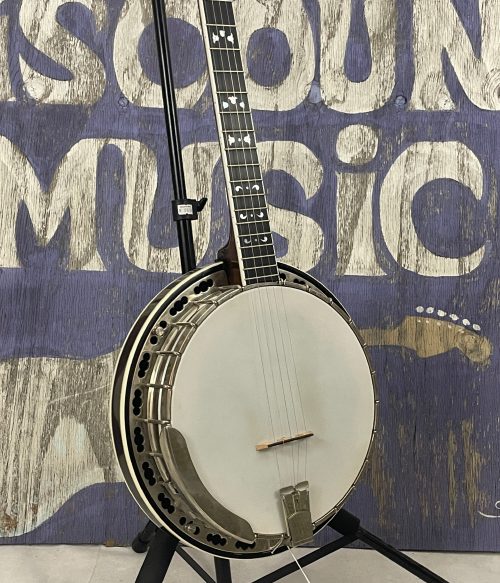 Deering Maple Blossom Banjo close up