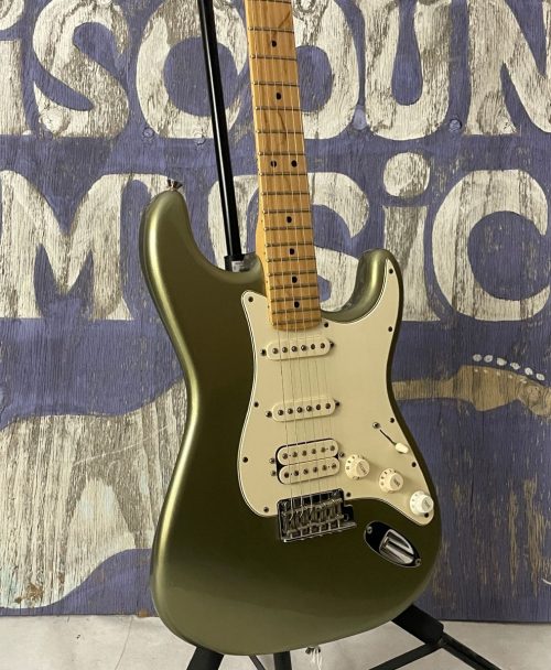 Fender 2014 HSS Strat close up
