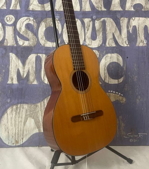 Martin 0018C close up
