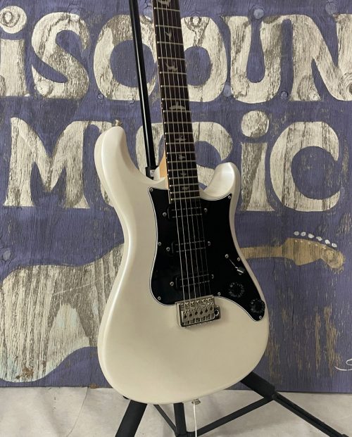 PRS SE NF3 close up