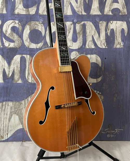 Gibson Le Grand close up