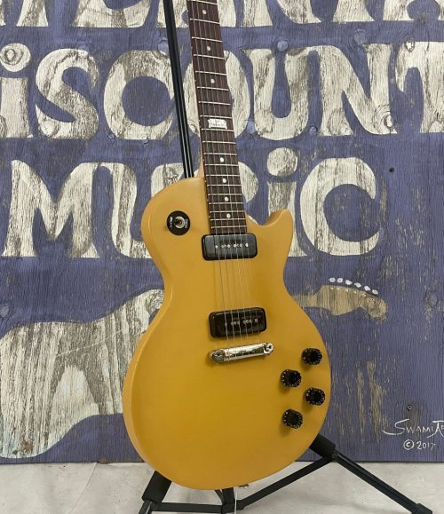 Gibson Melody Maker close up