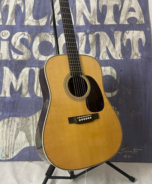 Martin HD-28 close up
