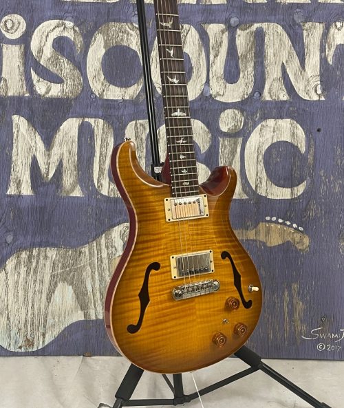 PRS McCarty Hollowbody II close up