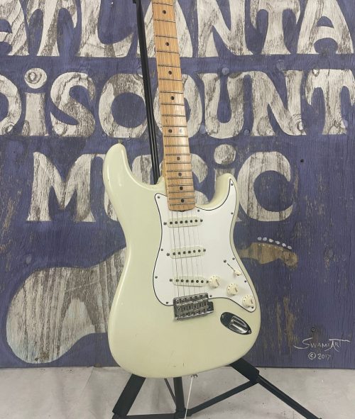 Fender Custom Shop Jimi Hendrix Izabella Strat close up